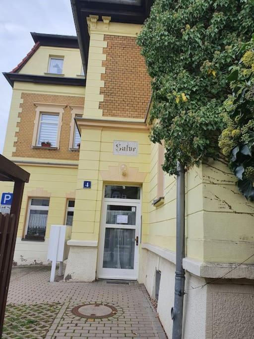 Direkt Am Kurpark Mit Gradierwerk Solestadt * Bad Durrenberg